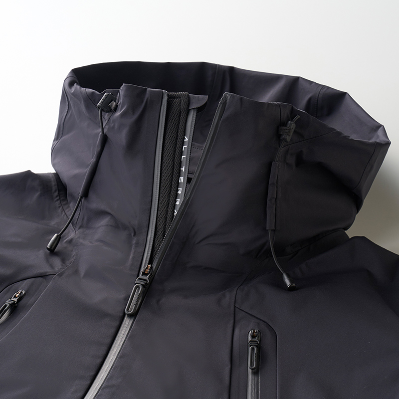 DESCENTE （デサント）HARD SHELL JACKET 'CREAS'