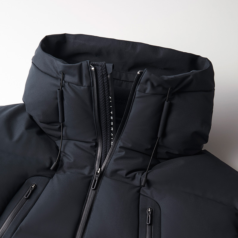 Descente factor jacket top