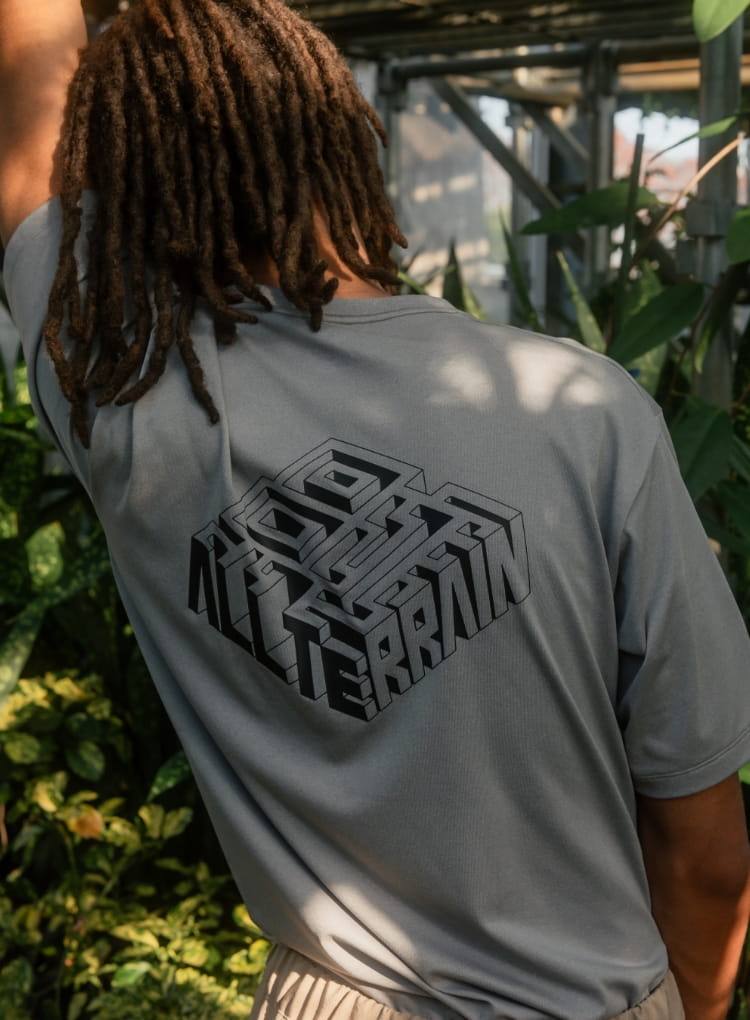 ALLTERRAIN 81｜グラフィックTシャツ｜デサントオルテライン