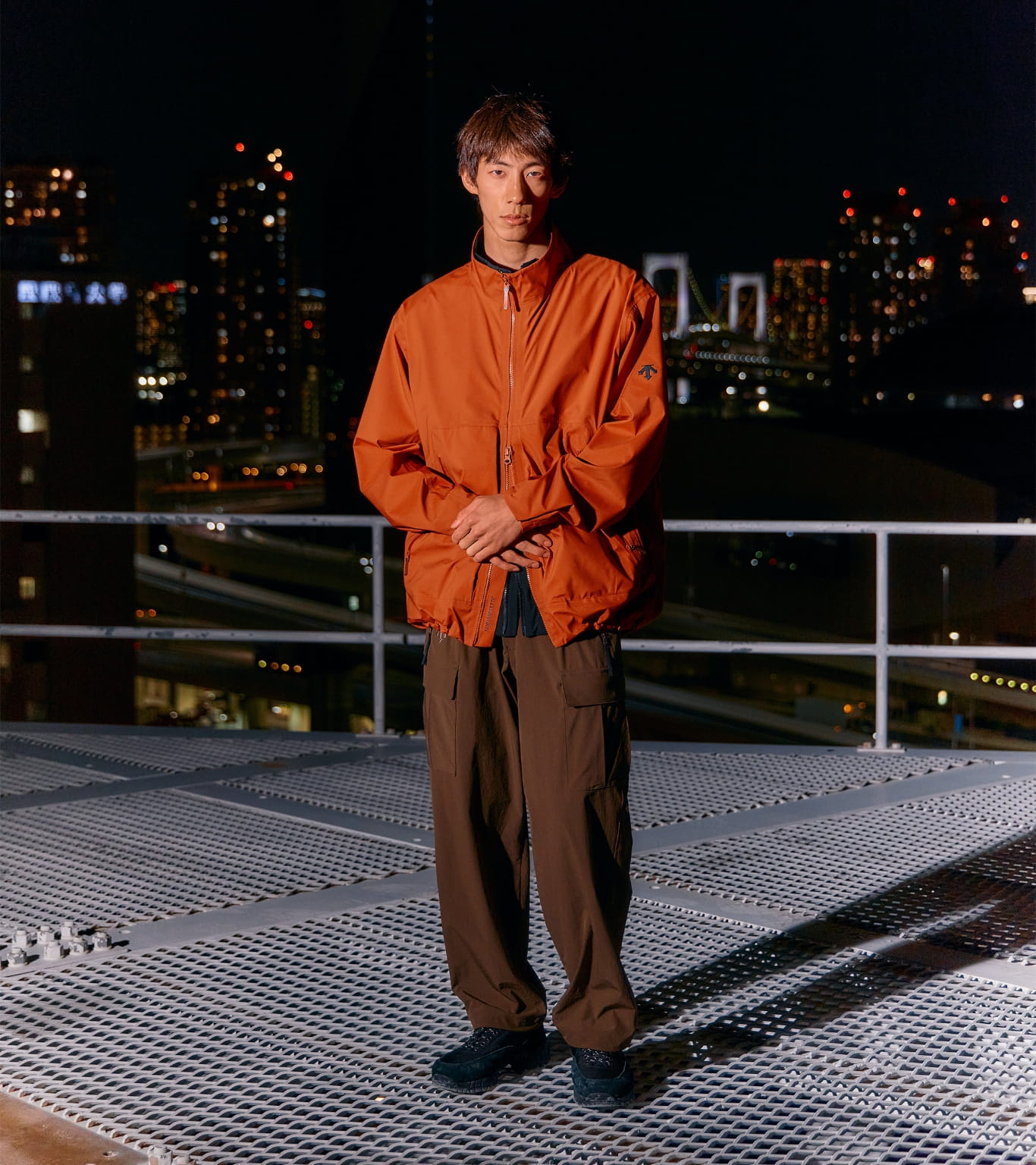 DURASIX 3L SHELL JACKET ZENCHIKEIを着用した全身スタイリング