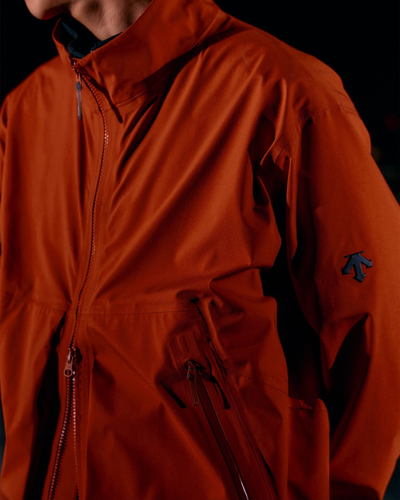 DURASIX 3L SHELL JACKET ZENCHIKEIの立ち襟とフロントポケットのディテール