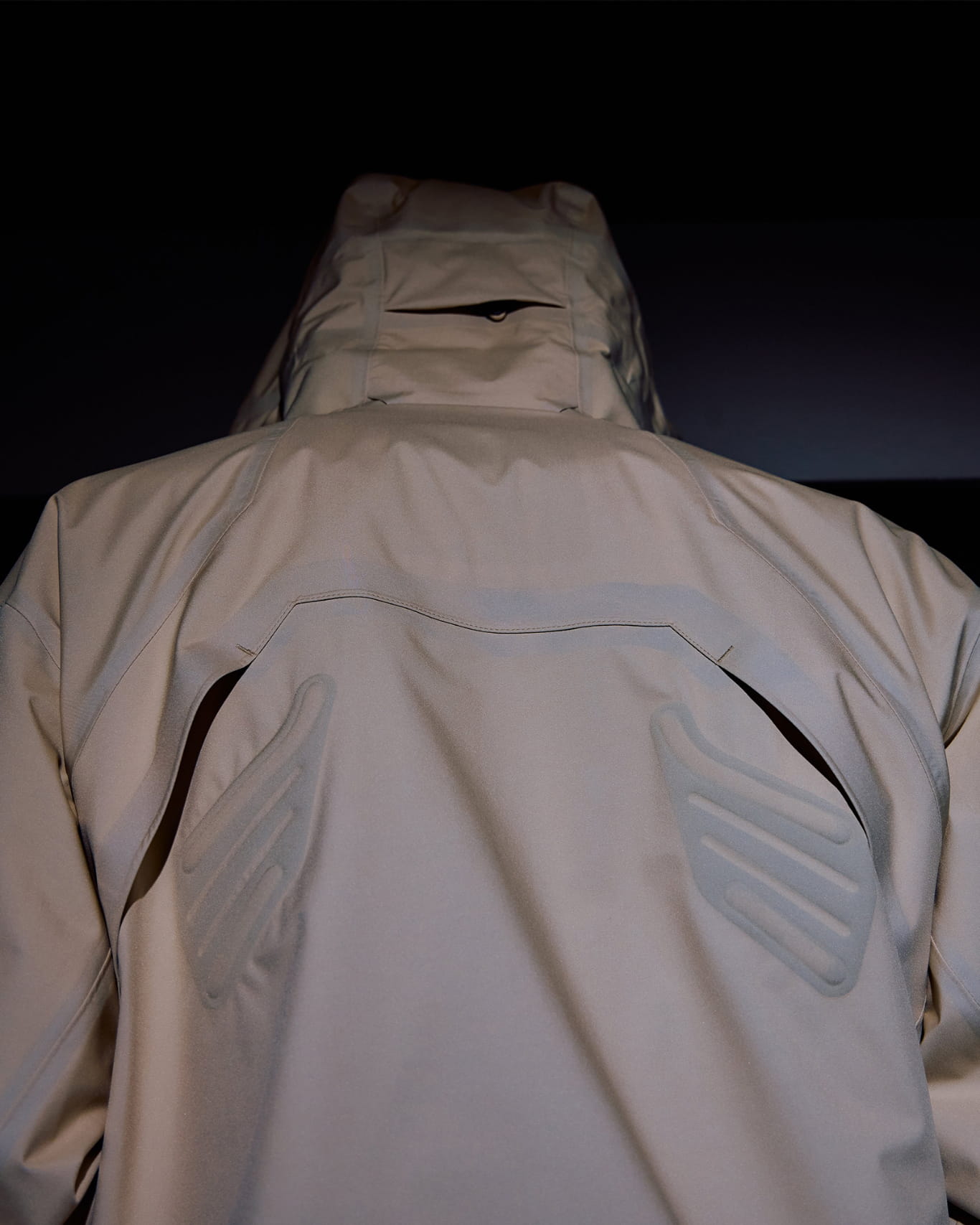 DERMIZAX 3L SHELL JACKET ZENCHIKEI VZ.を着用した全身スタイリング